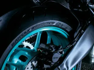 Yamaha MT-09 Midnight Cyan