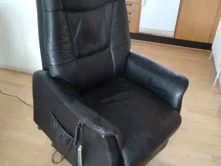 Læderstol med rejse- og liggefunktion