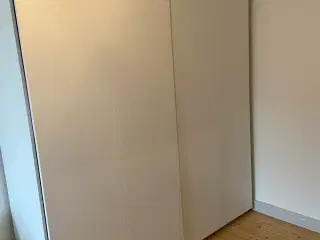 PAX garderobeskab fra IKEA 