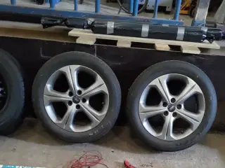Alu fælge, 4 stk. med 2 gode dæk. 225/50 R17