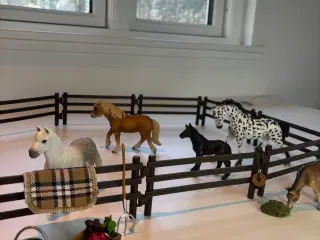 Schleich fold område med 5 stk heste