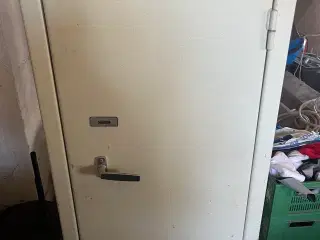 Våbenskab / værdiskab