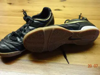 Nike fritidssko, sort/guld
