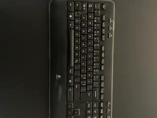 Logitech MK520 trådløs tastatur og mus