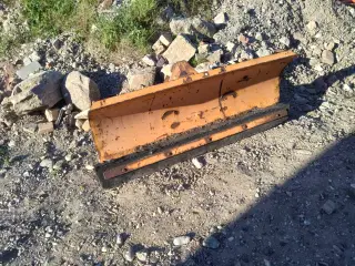 Gammel sjov kommune traktor 