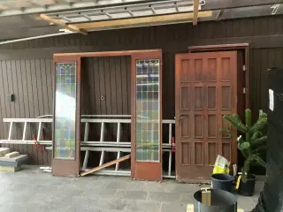 Dørparti med blyruder i begge sider