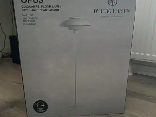 Dyberg Larsen Opus gulvlampe