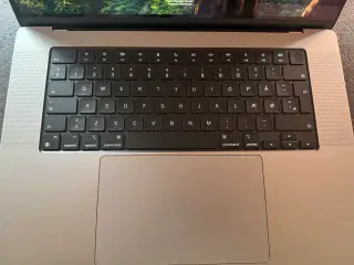 Mac Book Pro 16"