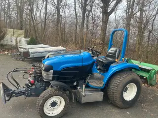 Traktor New Holland TC27D