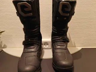 Nye italienske støvler str. 44