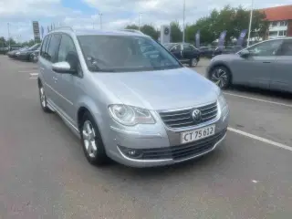 VW Touran 2,0 TDi 140 Highline DSG