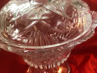 Glas skål med låg