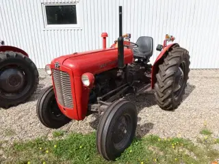 VETERAN TRAKTOR,