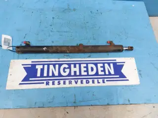 MacDon D60 Midten Cylinder 137458