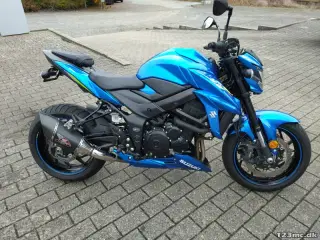Suzuki GSXS 750