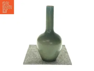 Vase med tynd hals (str. HØ: 20x10 cm)