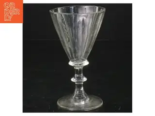 Drikkeglas på fod (str. 13x7,5 cm)
