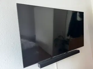 Samsung TV og soundbar inkl. vægbeslag
