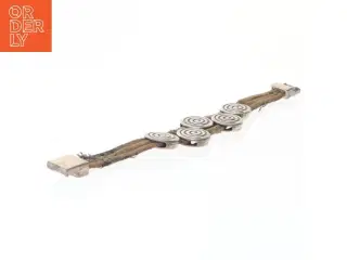 Korkarmbånd med metal dekoration (str. 20 cm)
