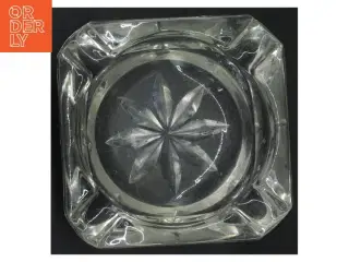 Gennemsigtig glasaskebæger (str. 12 x 12 x 4 cm)