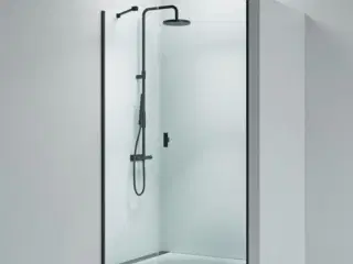 DLA45 Strømberg Lucca 45 svingdør med sidepanel, 8mm klart glas, sort profile