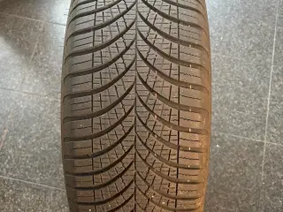 Helårsdæk, Goodyear, 215 / 55 / R18