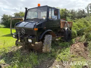 Lastbil Mercedes-Benz Unimok