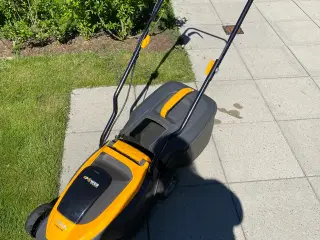 Plæneklipper  med oplader og 2 batteri