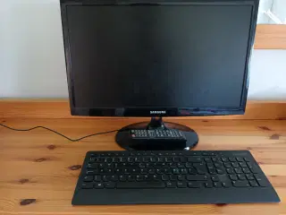 Pc skærm og tastatur