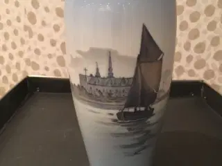 Vase med sejlbåd