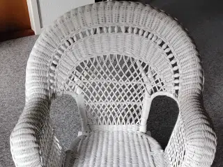 Hvid vintage rattan gyngestol med smuk flet 