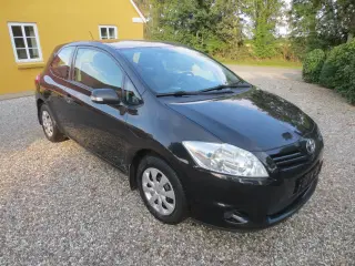 Toyota Auris 1.3 i År 2012 Nysynet. 