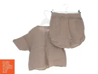 Brun kortærmet sæt med shorts fra Name It (str. 134)