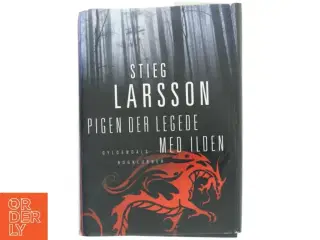 Pigen der legede med ilden af Stieg Larsson (Bog)