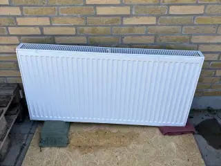 Purmo radiator med tilkobling i bunden