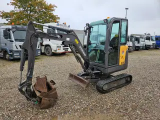 Volvo EC 20 C med 4 skovle