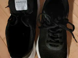 Endurance Binekat Lite Sneakers