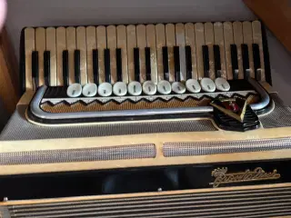 Italiensk Frontalini Piano Harmonika sælges"
