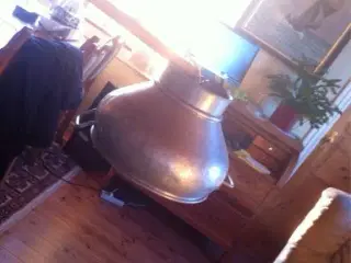 Fed lampe gl. Si fra mælkejunge 