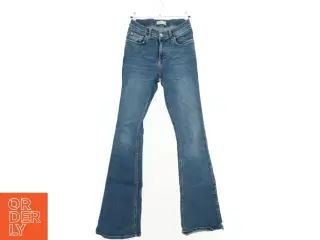 Jeans med svaj fra Gina Tricot (str. L)