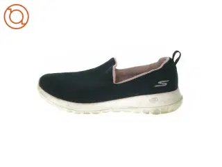 Go Walk Sketchers (str. 38)