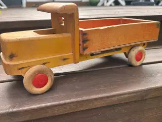 Retro træ legetøjsbil