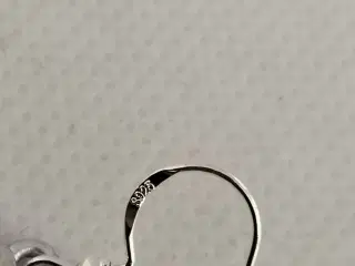 Nye Elegante øreringe med smuk perle  