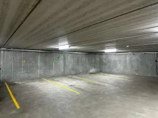 Parkering til leje på Langelandsgade 106. Parkeringskælder, 8000 Aarhus C