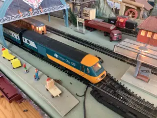 Hornby British Rail Intercity 125. Vitrine-sæt