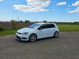 VW Golf VII 1,4 TSi 140 R-line DSG BMT