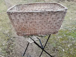 Stor gammel flet kurv