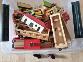 Retro Legetøj.  Togbane I træ.  Incl BRiO