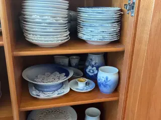 Julerose, Kaffestel Sælges.