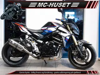 Suzuki GSR 750
